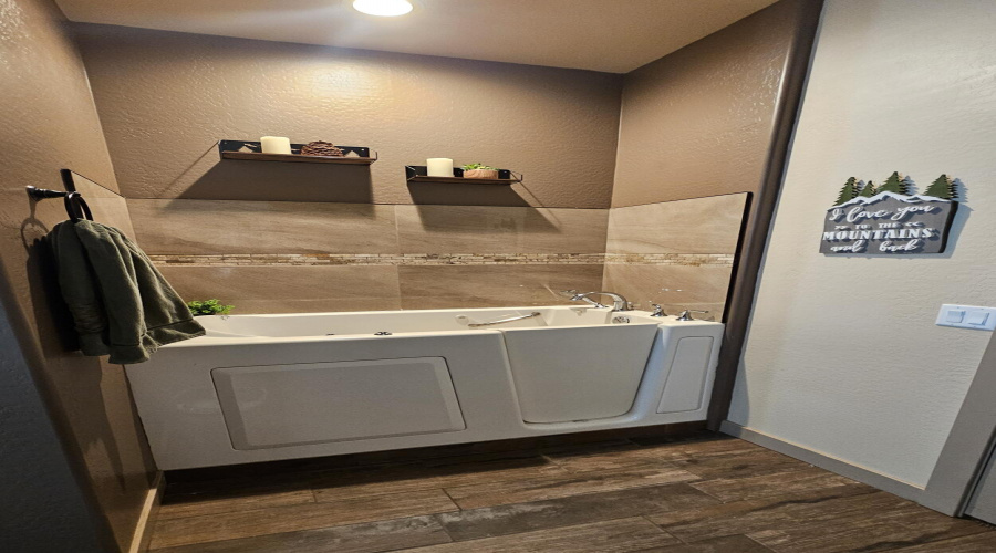 Walk In Jetted Tub Primary Bath