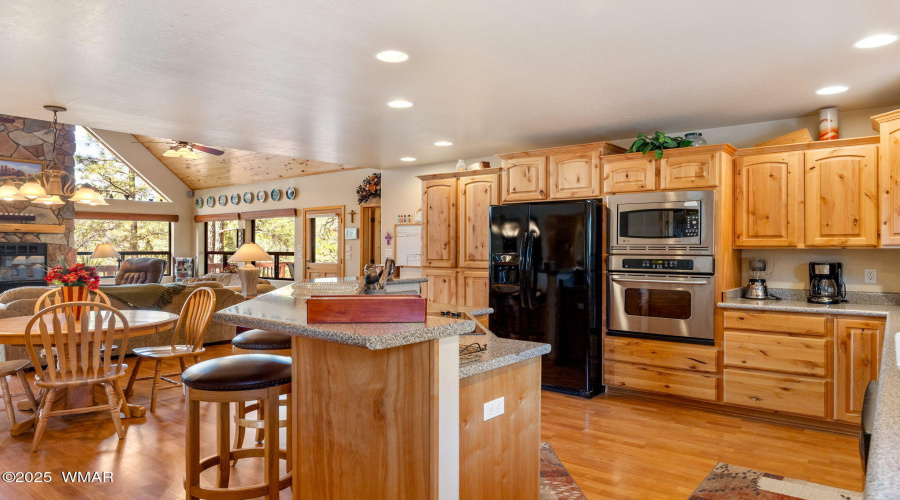 2761JaguarCir-HeberOvergaard-AZ-12