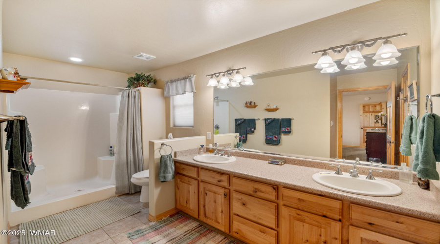 2761JaguarCir-HeberOvergaard-AZ-18