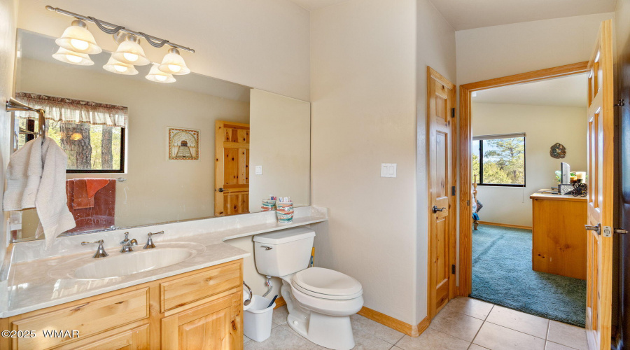 2761JaguarCir-HeberOvergaard-AZ-21