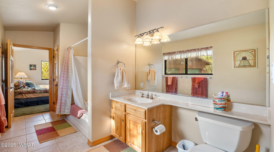 2761JaguarCir-HeberOvergaard-AZ-22