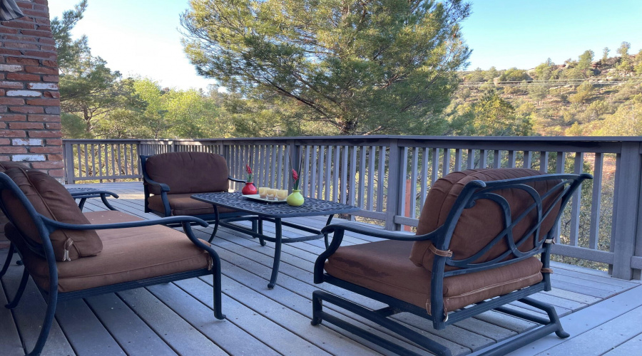 Upper deck patio seating