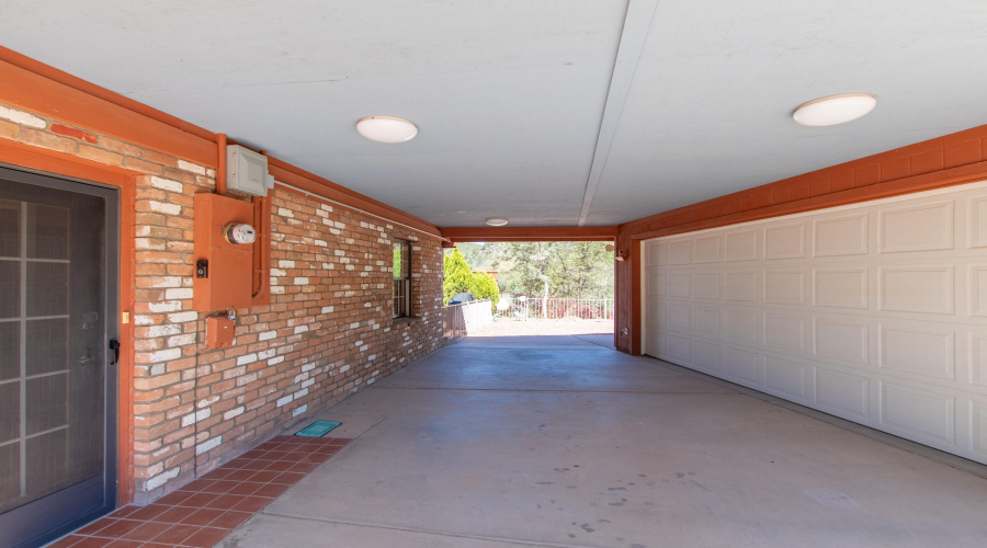 2-Car Garage