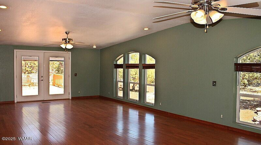 019_Family Room