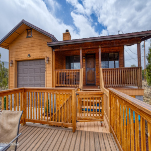 Front w Inviting Deck