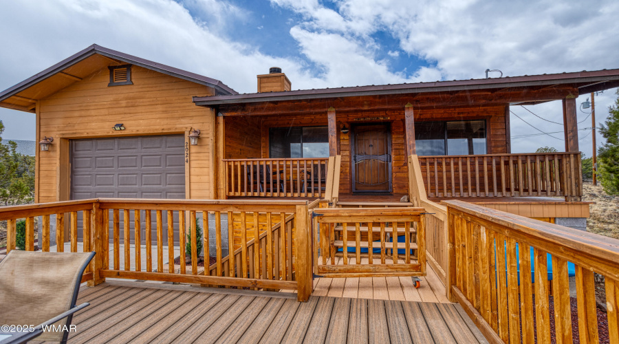Front w Inviting Deck