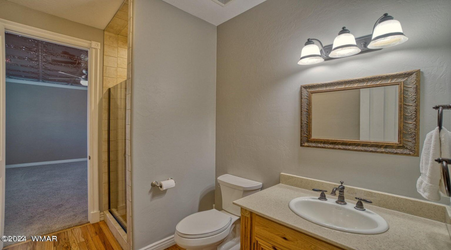 Ensuite Bathroom 1A