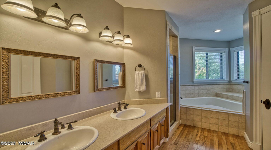 Ensuite Bathroom 2A
