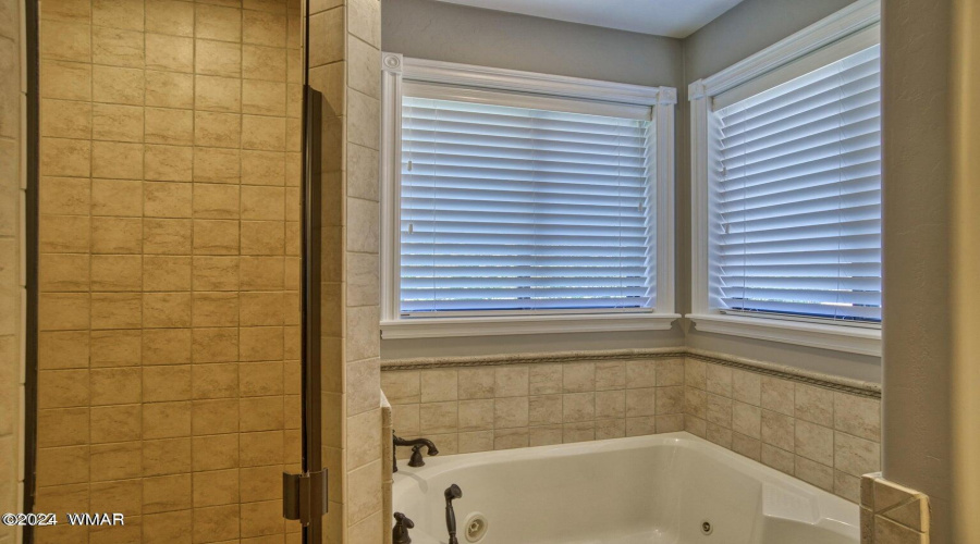 Ensuite Bathroom 3B