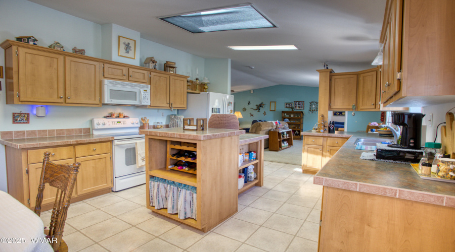 21 CR 3205, Vernon, AZ 85940