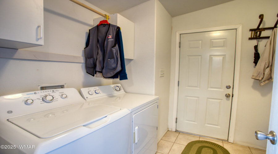 21 CR 3205, Vernon, AZ 85940