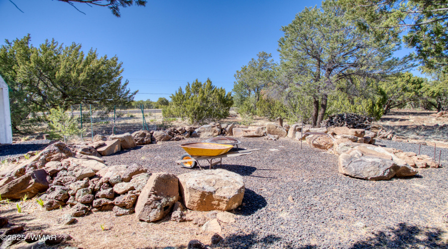 21 CR 3205, Vernon, AZ 85940