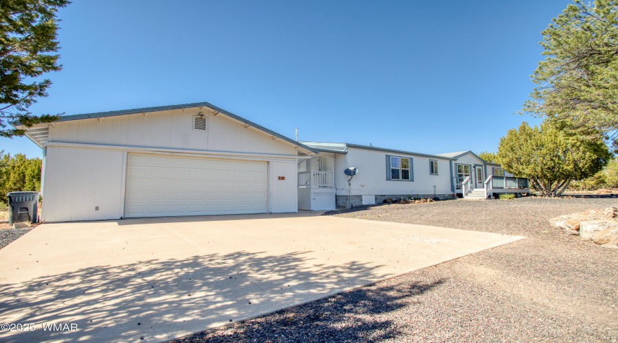 21 CR 3205, Vernon, AZ 85940