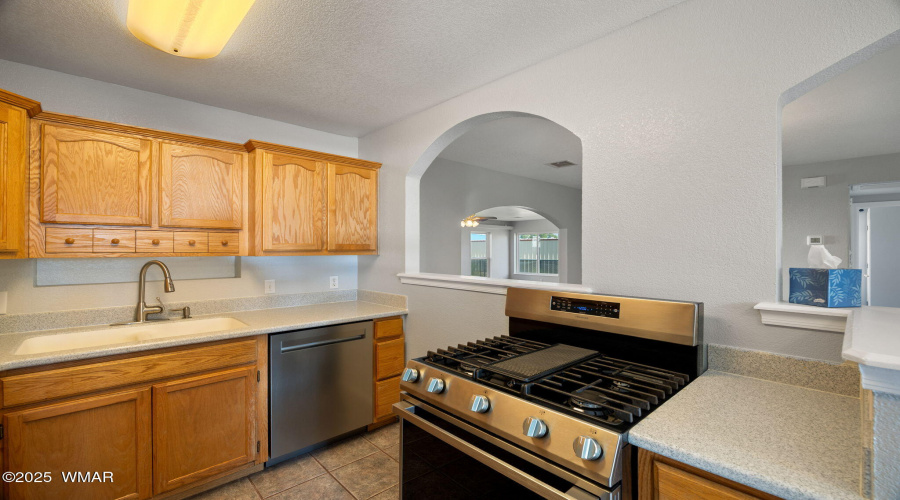 8641stStE-Snowflake-AZ-12