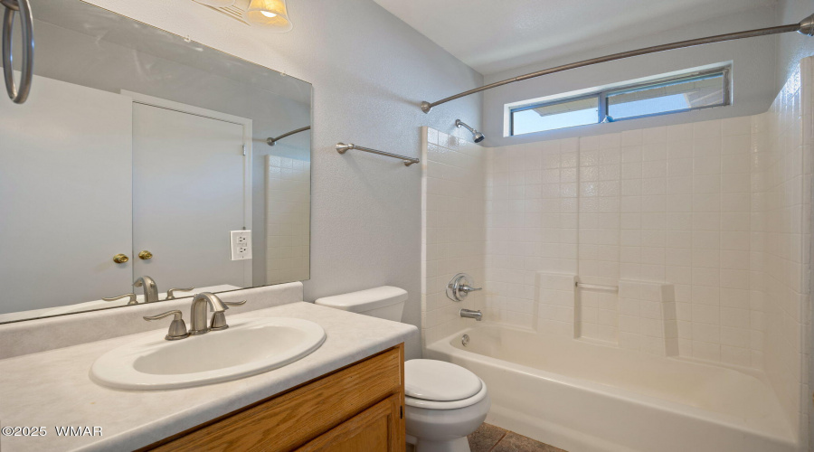 8641stStE-Snowflake-AZ-18