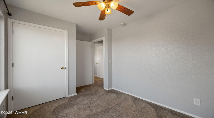 8641stStE-Snowflake-AZ-24