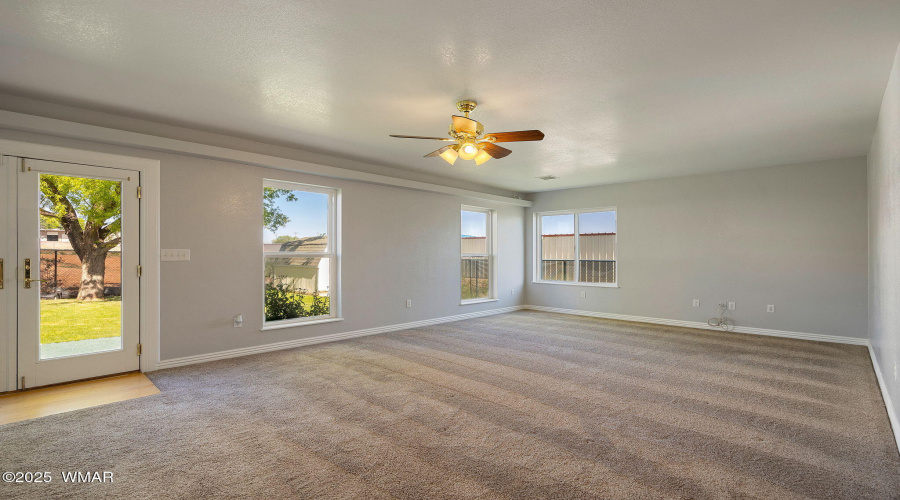 8641stStE-Snowflake-AZ-25