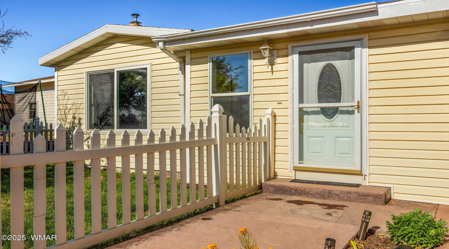 8641stStE-Snowflake-AZ-4