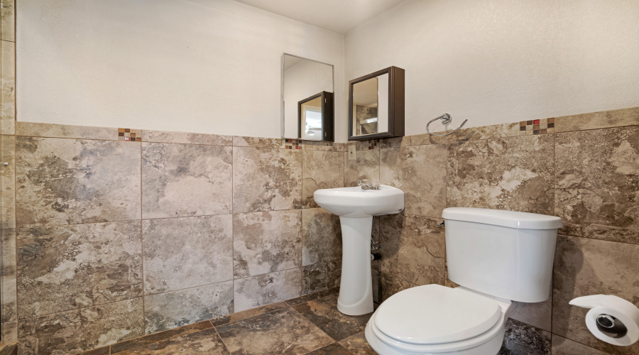 2nd Master Bath 1