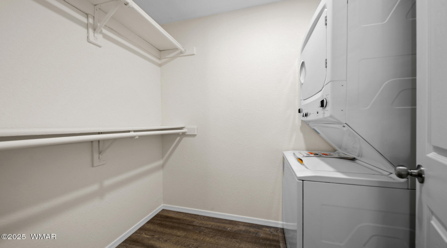Closet/Laundry