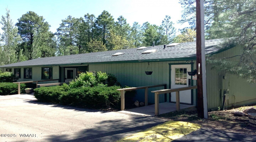 Clubhouse Exterior2
