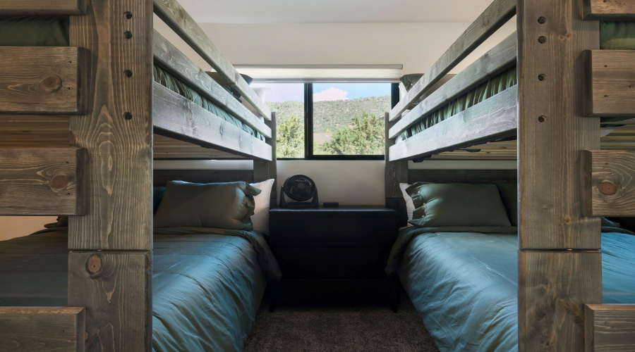 Loft2_Trendy Pine LodgeHR