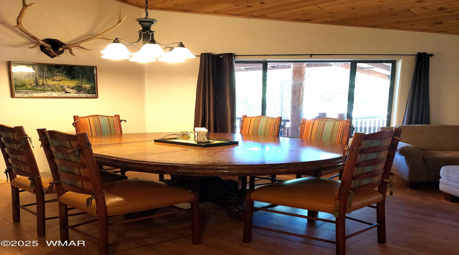 BlackCanyon Dining Area135405