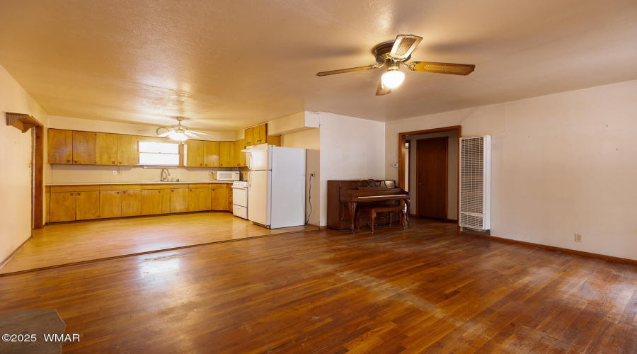 photo21 2257 Curry Lane LS Jenn 052425