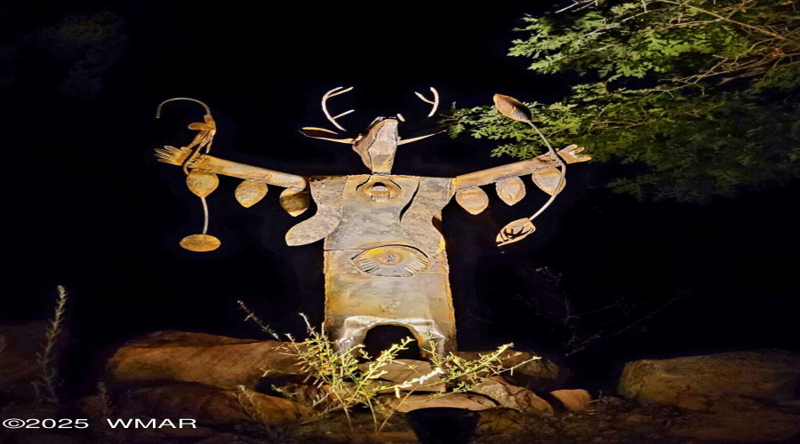 Yard art with lighting