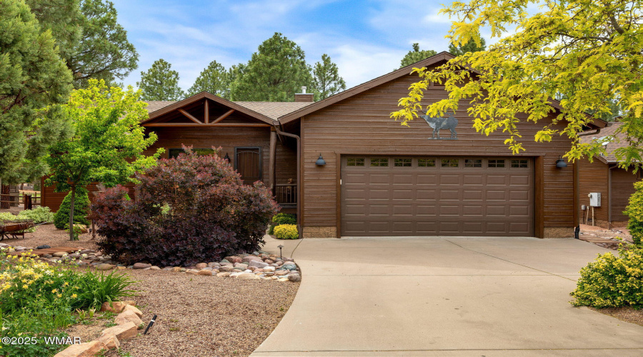 Beautifully Landscaped Front Yard