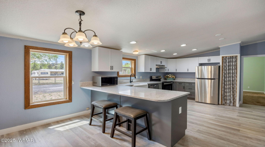 KITCHEN BAR AREA