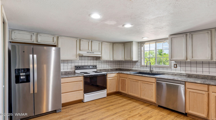 215E10thSSt-Snowflake-AZ-9
