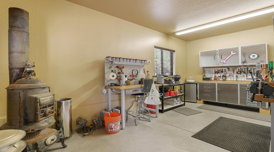 interior garage has workshop area