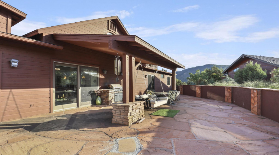 Flagstone patio