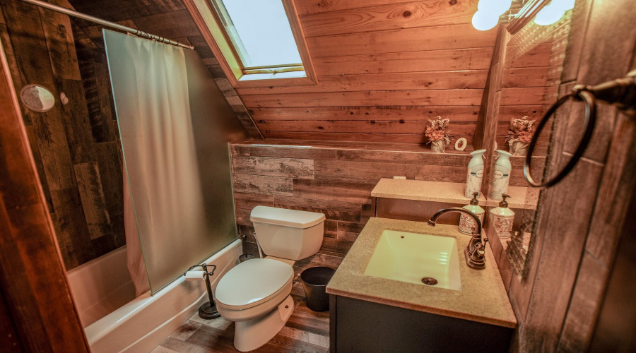 Full Bathroom