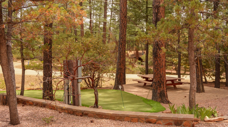 Putting Green and Outdoor Dining
