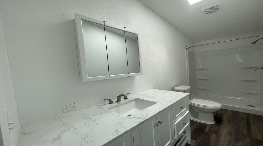 Adj 3/4 bath