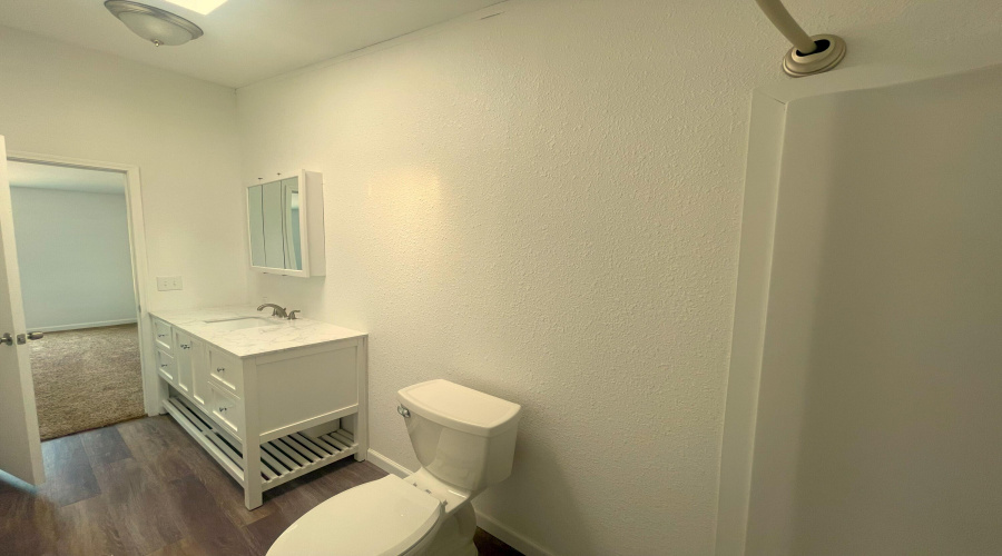 adj 3/4 bath