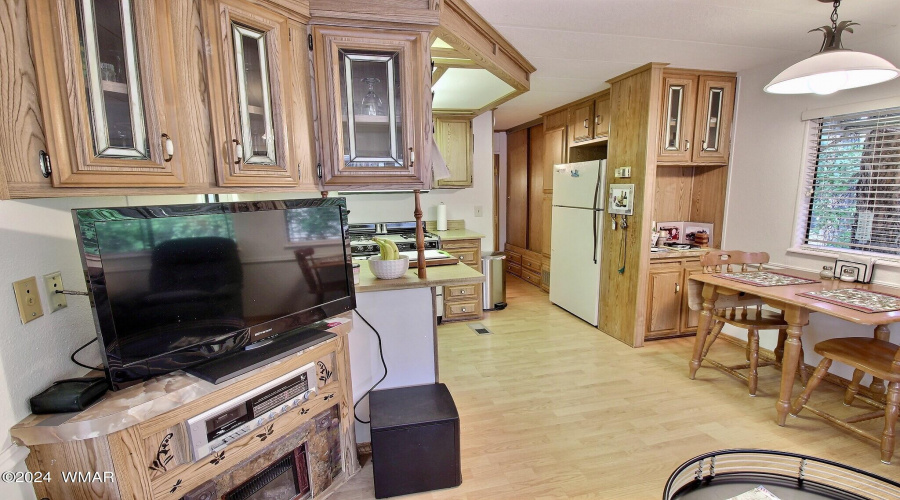 Dining/Kitchen
