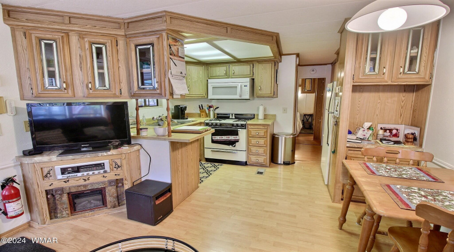 Dining/Kitchen