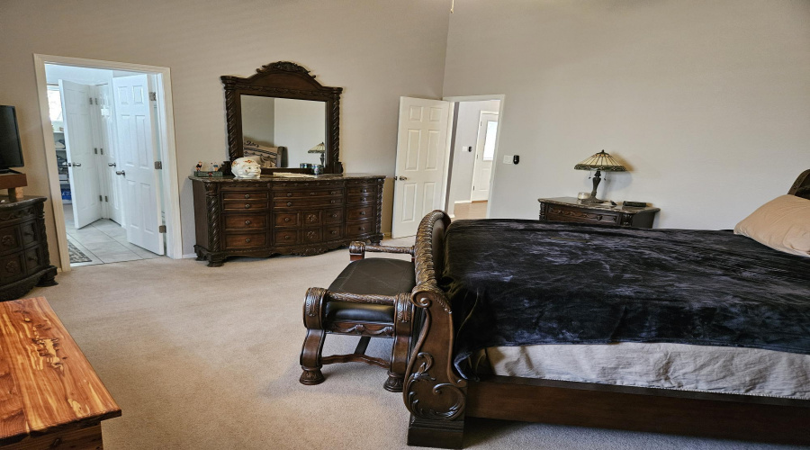 MAIN BEDROOM 2