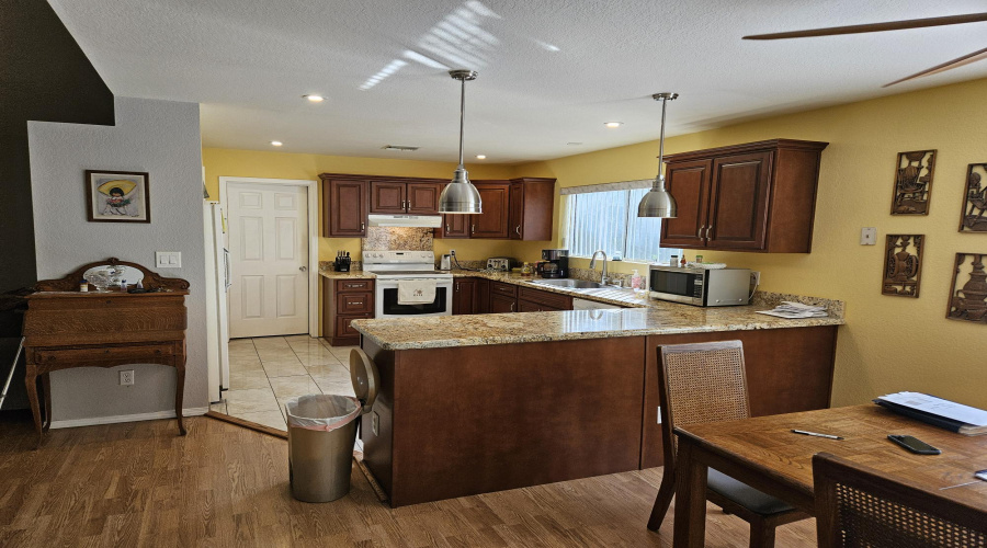 KITCHEN 2