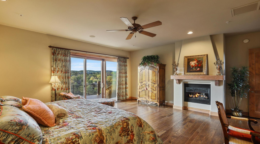 Primary Suite Upper Level
