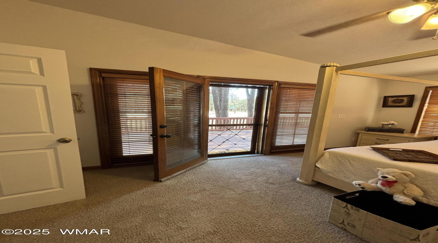 Guest Bed 1 Door open