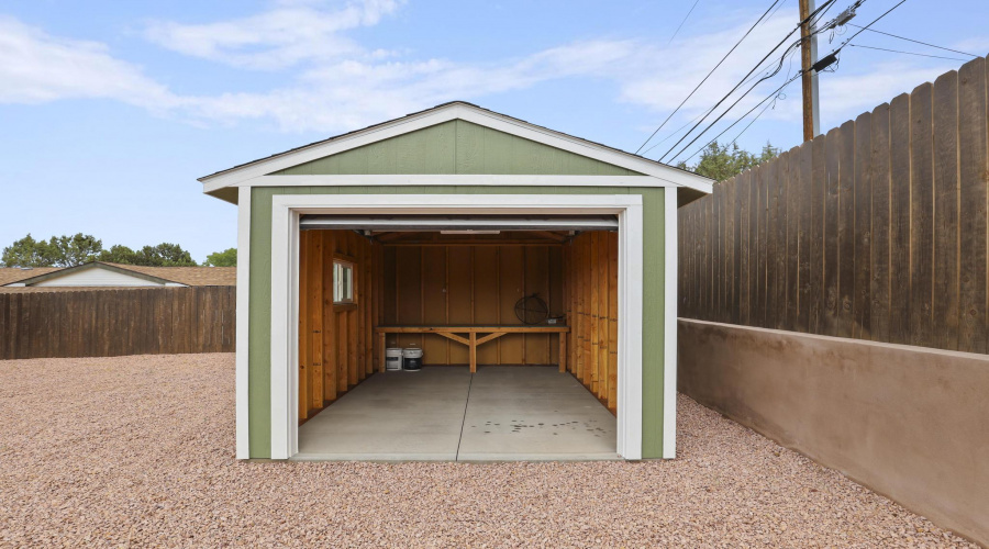 Backyard Shed (2)