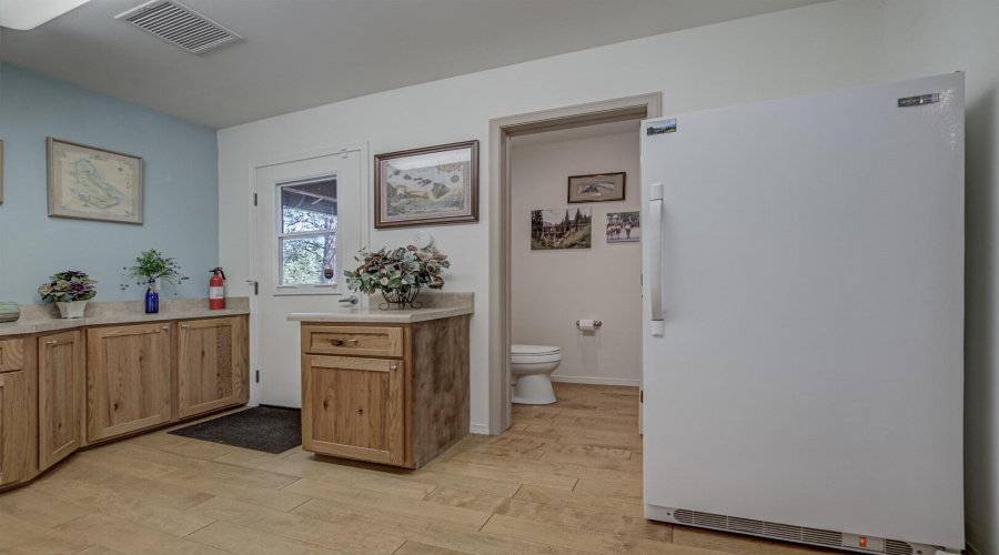 Large Laundry Room 2