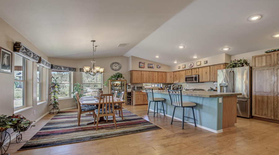 Dining Room & Kitchen