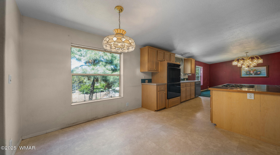 Eat-in Kitchen Connected to Great Room