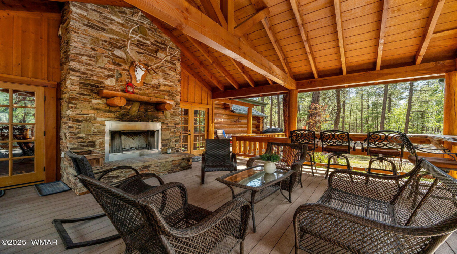 Deck Living