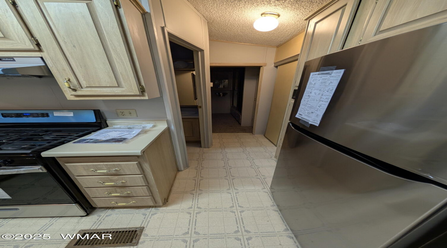 PXL_20250518_022039144